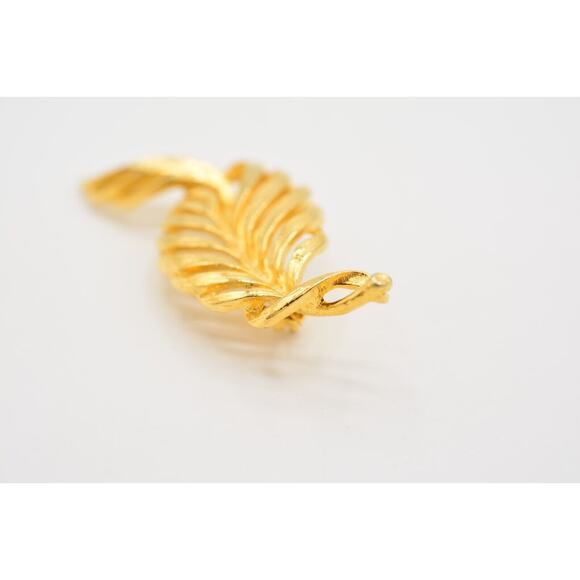 Vintage Leaf Pin Brushed Gold Shiny Metallic Feather 1980s Bin5B - Picture 6 of 12